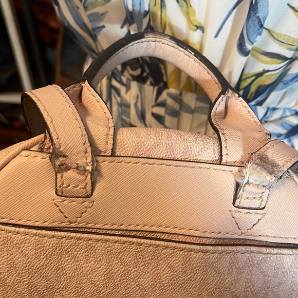 Michael Kors please check all picture of condition - Picture 8 of 17